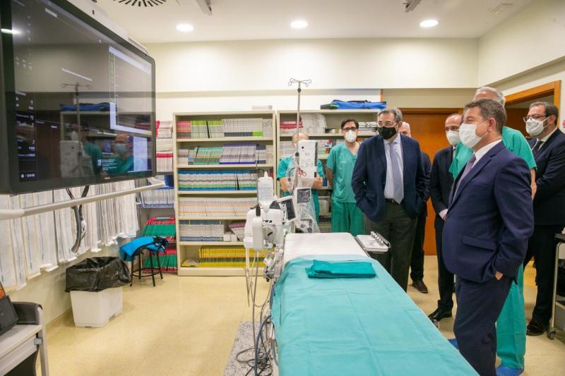 Conoce Castilla-La Mancha-García-Page conoce los últimos avances tecnológicos adquiridos para el Hospital de Guadalajara