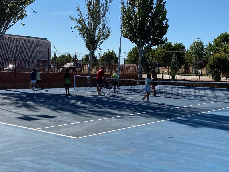 Conoce Castilla-La Mancha-El Campus de Verano de Tenis y Pádel de Alcázar completa las plazas ofertadas