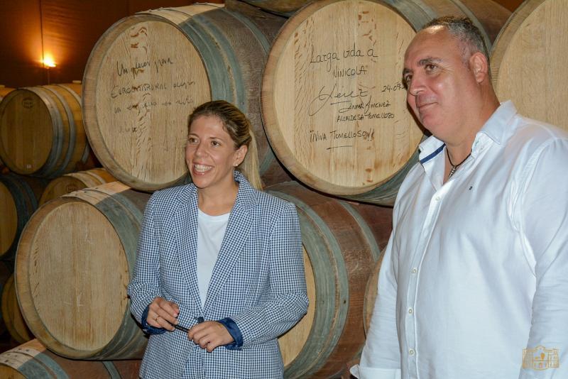 Conoce Castilla-La Mancha-La alcaldesa de Tomelloso visita la Cooperativa Vinícola de la localidad para conocer la campaña de vendimia