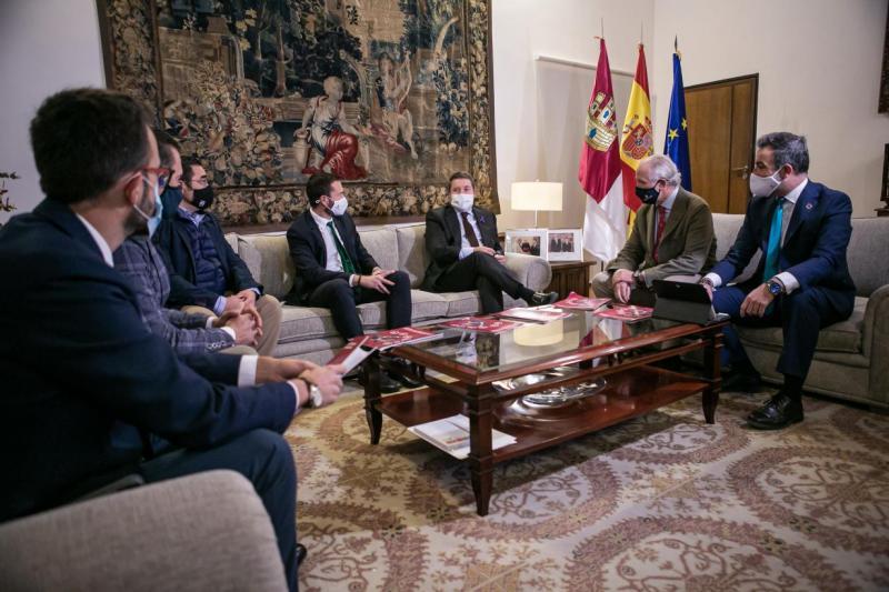 Conoce Castilla-La Mancha-El Gobierno de Castilla-La Mancha se reúne el sector cinegético para escuchar sus propuestas